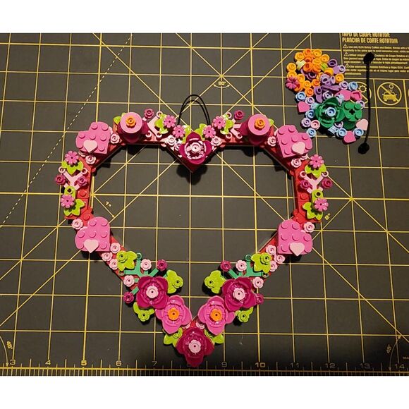 Lego 40638 Heart Ornament Building Toy Set Display on Wall As Home Decoration - Picture 2 of 5